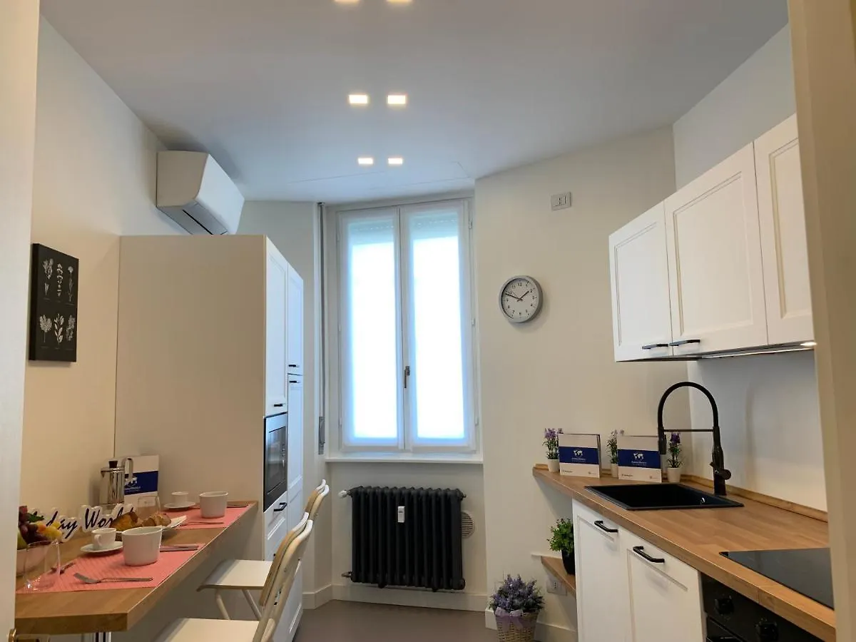 Apartment House Fiori Di Loto By Holiday World Milan