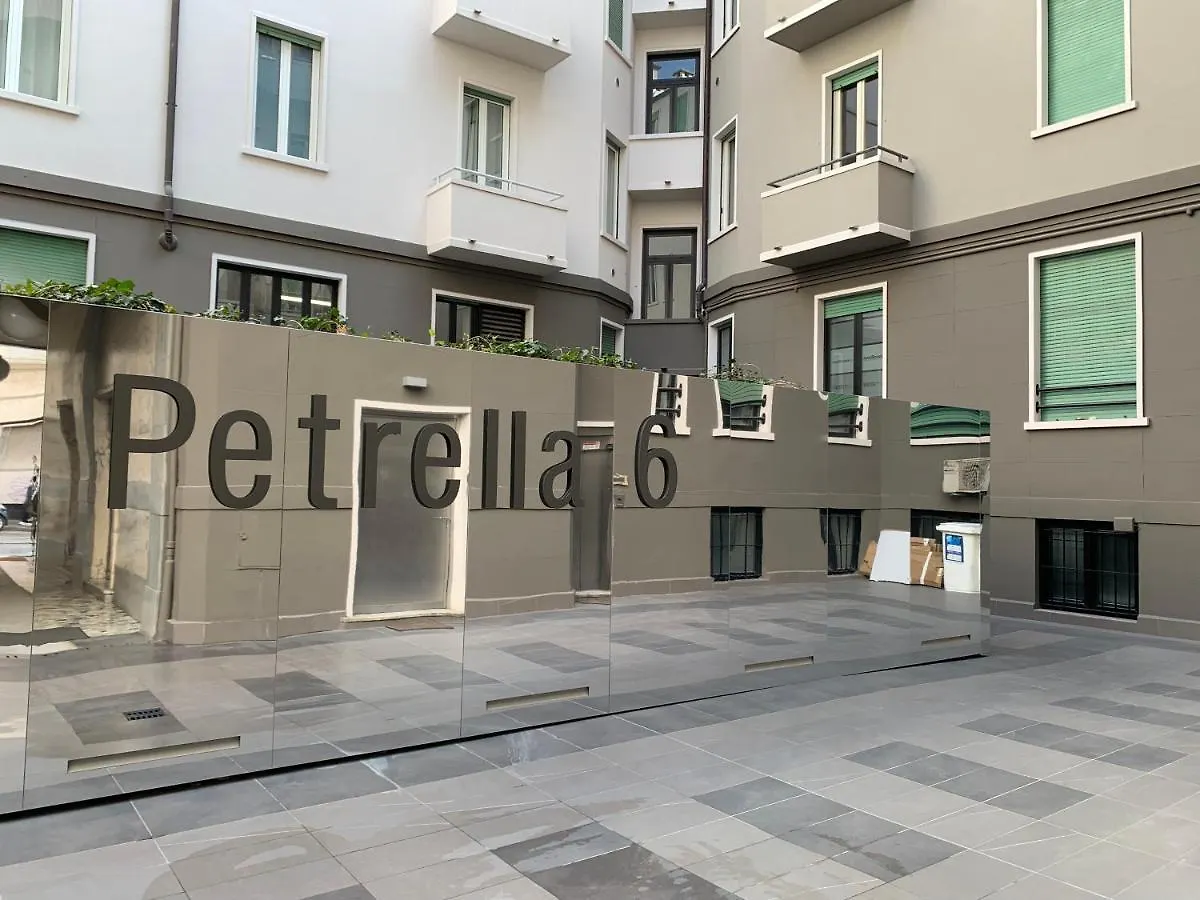 Apartment House Fiori Di Loto By Holiday World Milan Italy